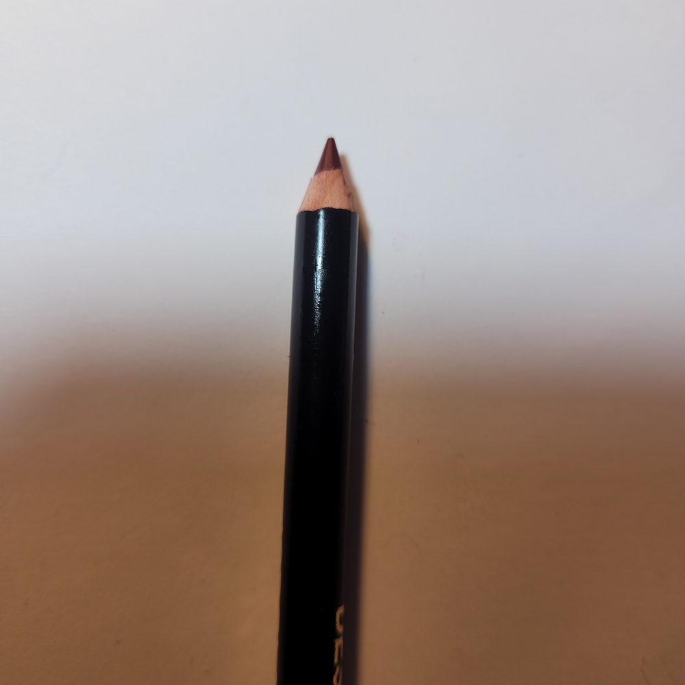 Elegant Brown Lip Liner